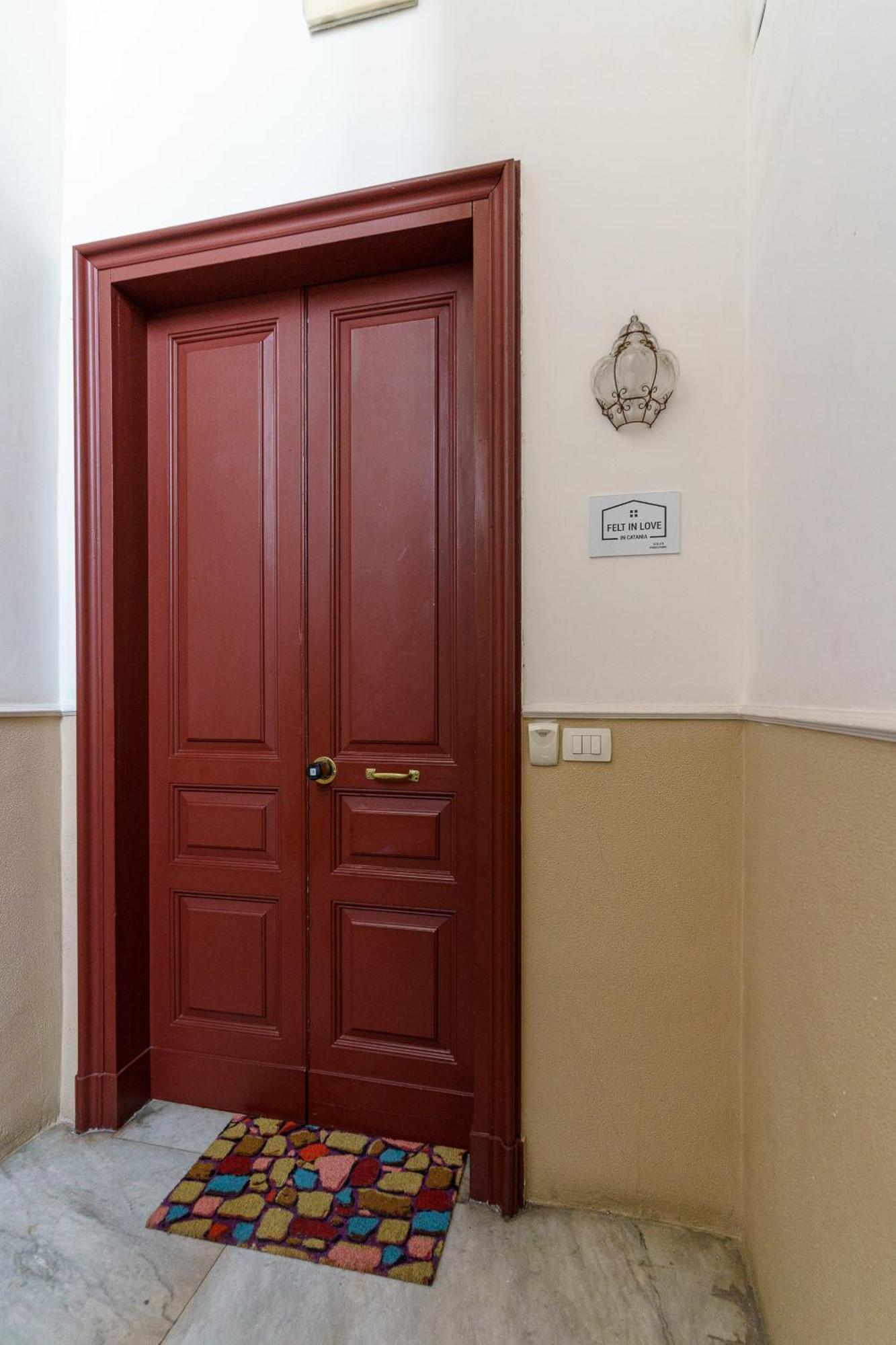 Felt In In Apartamento Catânia