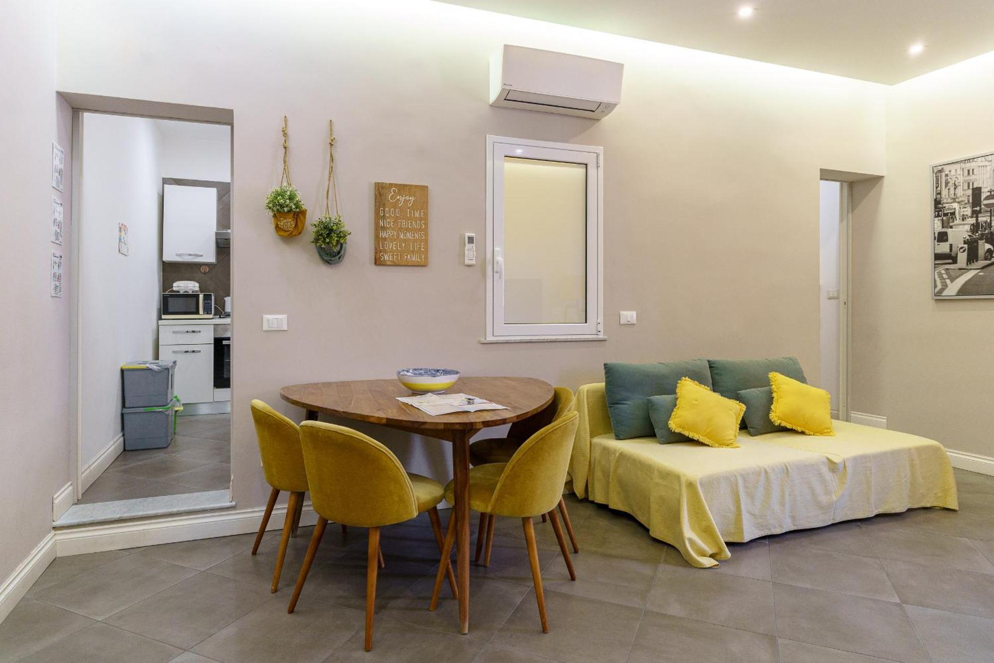 Felt In In Apartment Catania