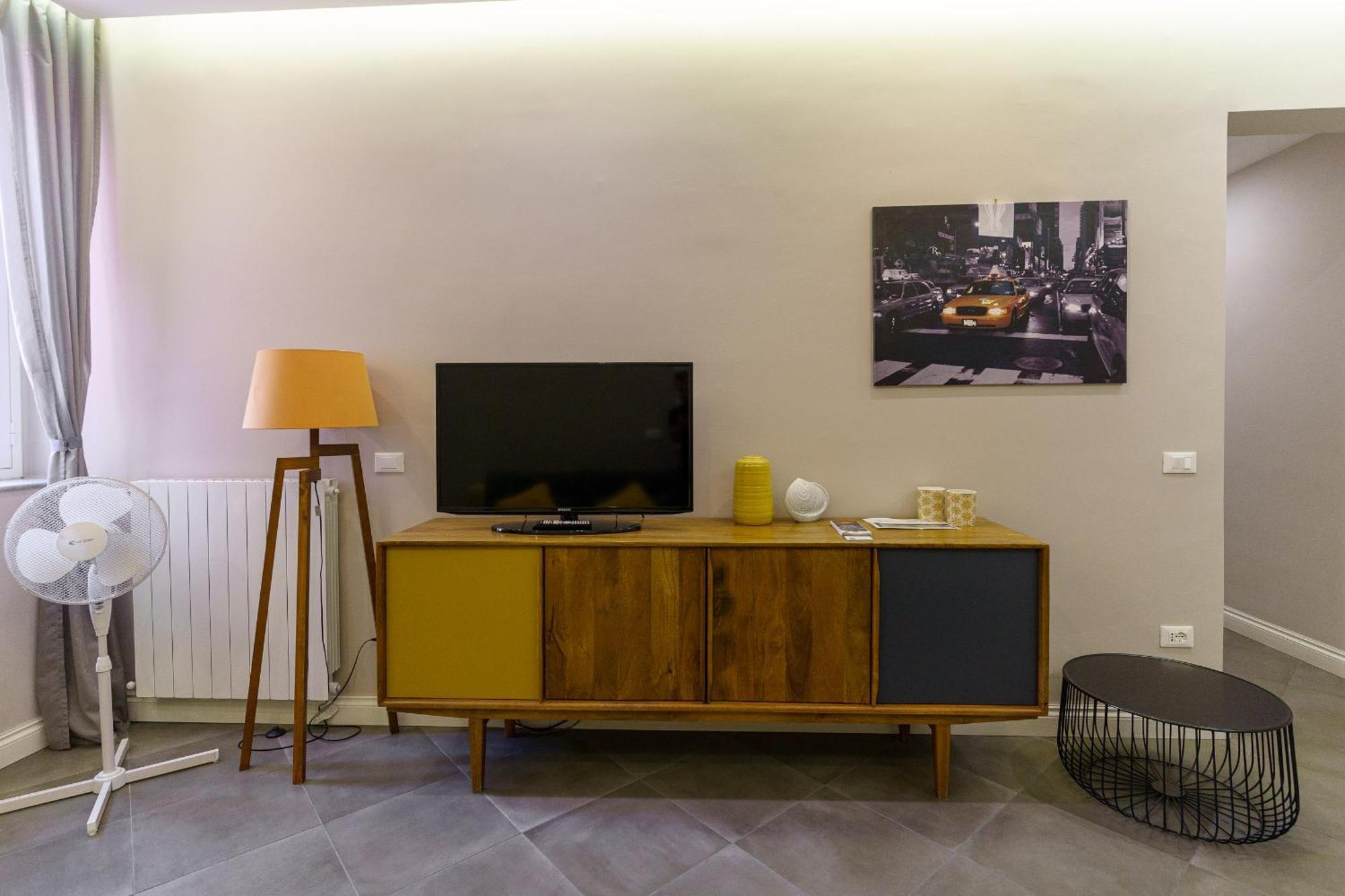 Felt In In Apartment Catania